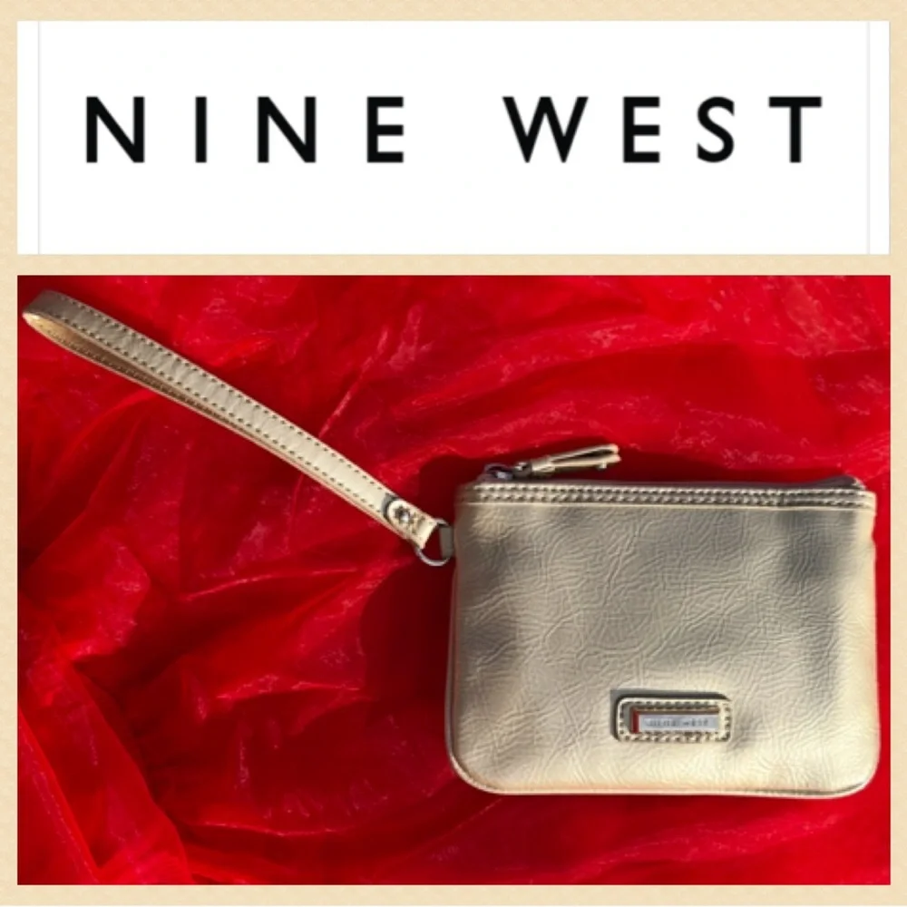 Nine West Wristlet - cream & gold